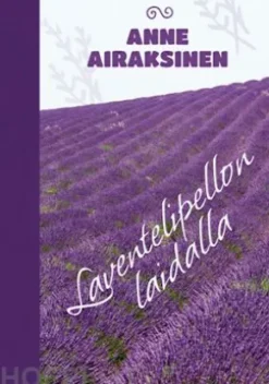 Laventelipellon laidalla